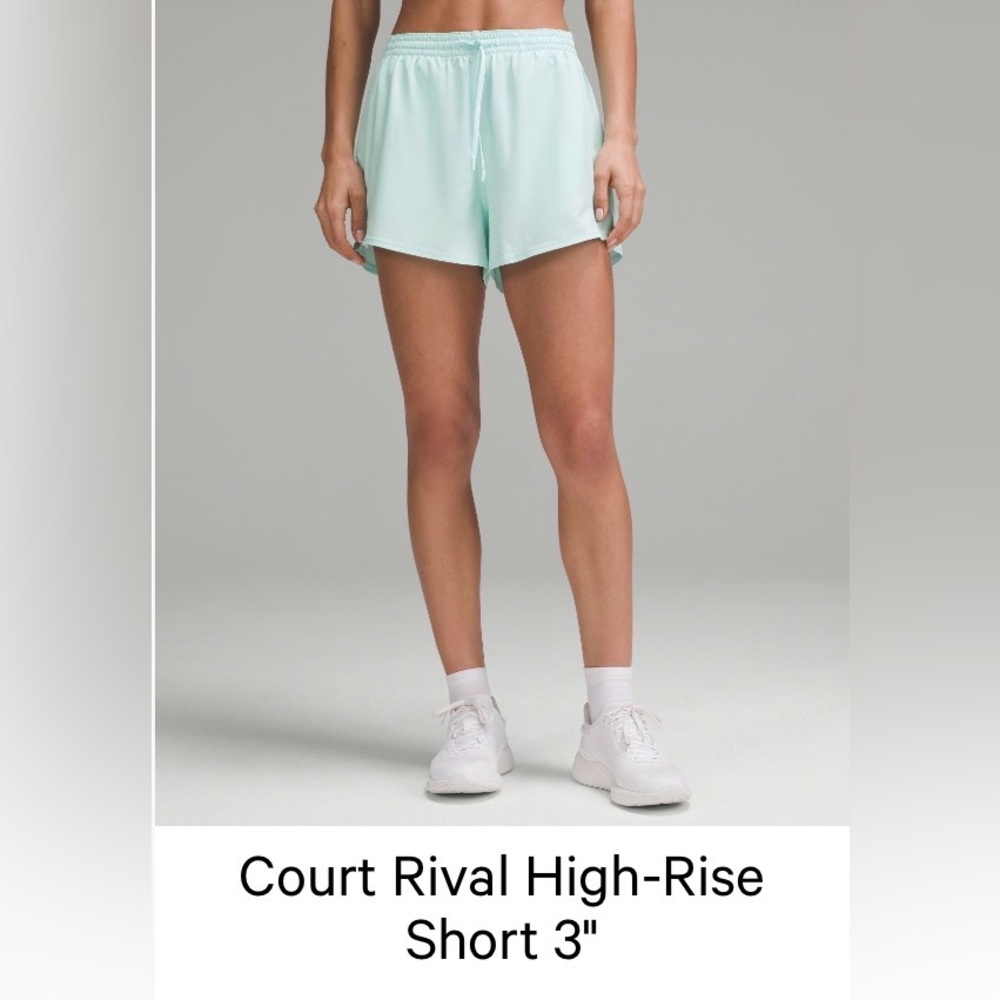 Lululemon Lightweight High-Rise Relaxed Short 3" *Long Liner
Ideal Mint / White